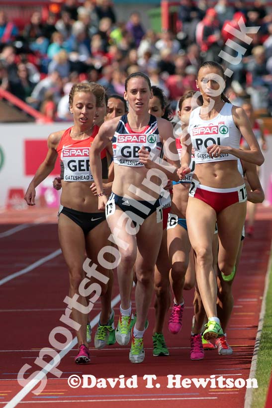 Laura Weightman (GB) and Renata Plis (Poland) lead in the 3000 metres at the European Athletics Team Championships.